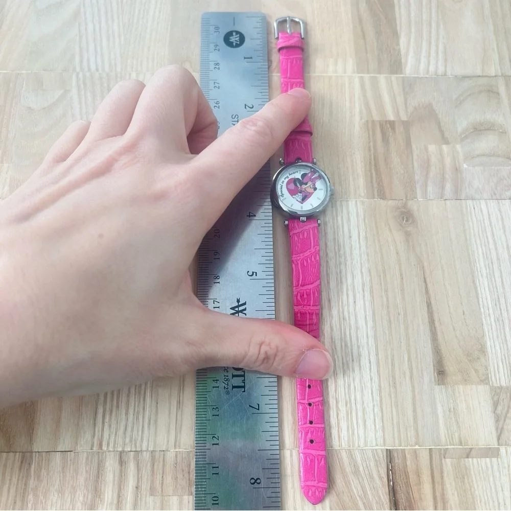 SII Seiko Disney Minnie Mouse pink heart watch NEW BATTERY